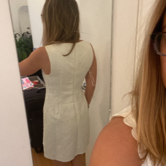 White Mini Dress. With cutout design. Perfect for Bridal events - Picture 3 of 3